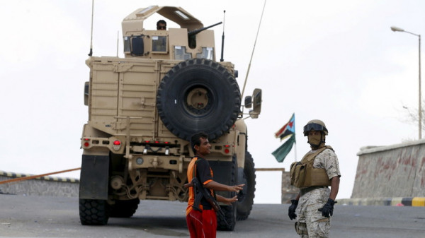 رويترز: التحالف العربي يعتبر استهداف محطتي ضخ النفط في السعودية "جريمة حرب"