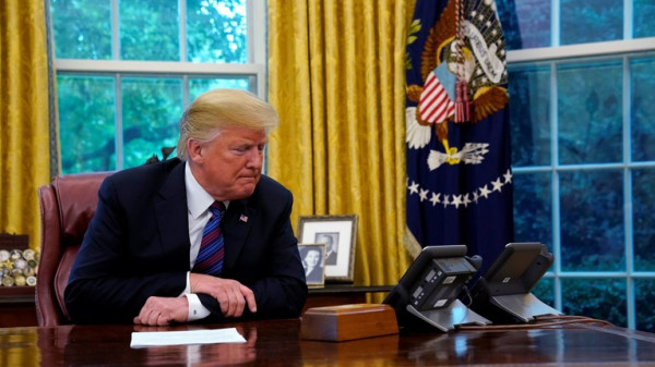 مسؤول في إدارة ترامب: نجلس أمام الهاتف في انتظار اتصال من إيران