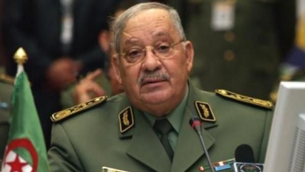 رئيس أركان الجيش الجزائري: إجراء الانتخابات يُجنب البلاد الوقوع بالفراغ الدستوري