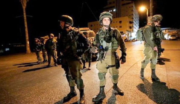 الاحتلال يعتقل 8 مواطنين ويزعم العثور على اسلحة