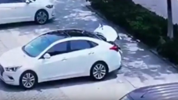 مشاهد مروعة لطفل (7 سنوات) يقتل نفسه