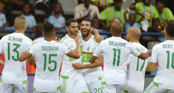 فيديو "فاضح" يُطيح بنجم منتخب الجزائر
