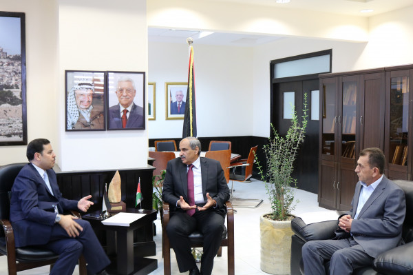 زيارة يبحث مع السفير الأردني خطة لتبادل الخبرات في مجال البنية التحتية