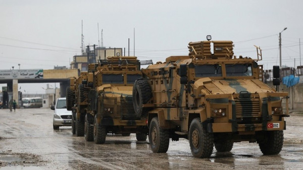 الجيش التركي يعزز وحداته قرب سوريا بقوات "كوماندوز"