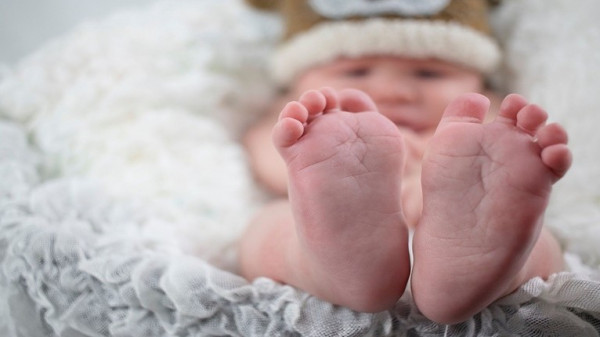 ولادة أول "طفل معجزة" من أمريكية خضعت لعملية "حرمتها الإنجاب"