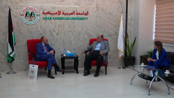 ممثل المكسيك في فلسطين يزور الجامعة العربية الأمريكية