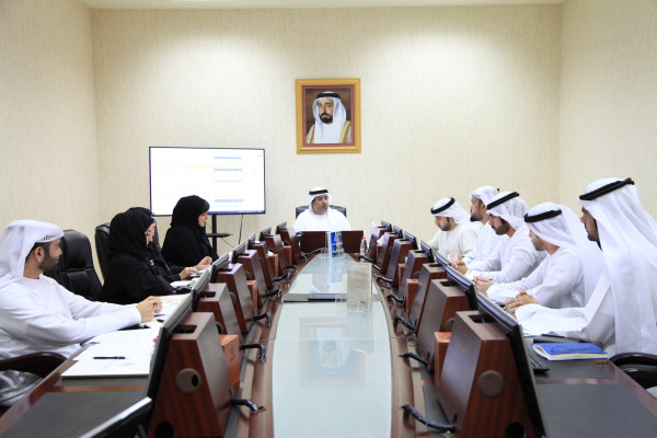 لجنة إدارة انتخابات المجلس الاستشاري لإمارة الشارقة تعقد اجتماعها الأولى