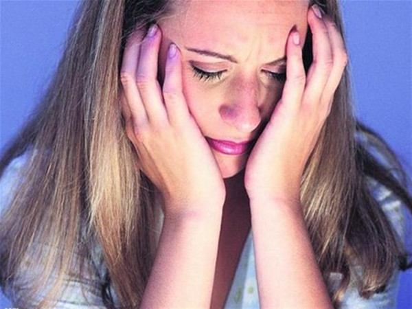 6 أسباب نفسية وراء عدم كشف المرأة عن عمرها الحقيقي