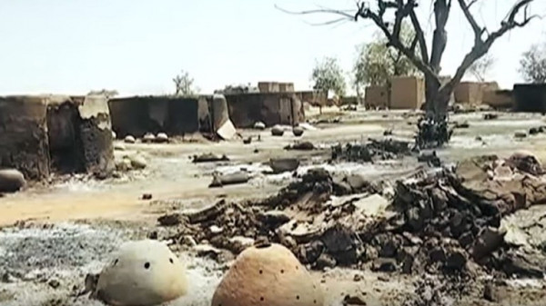 مقتل 23 شخصا وفقدان 300 جراء هجوم مسلح على قرية وسط مالي