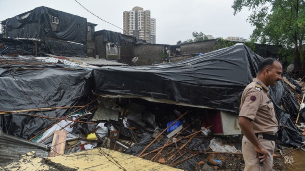 مقتل نحو 18 شخصاً جراء انهيار جدار بالهند بسبب الأمطار الغزيرة