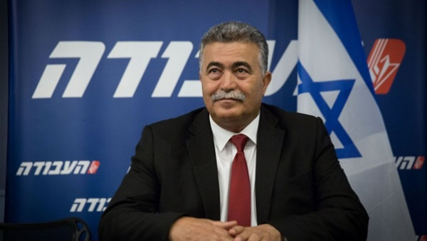 انتخاب وزير الجيش الأسبق عمير بيرتس رئيساً لحزب (العمل) في إسرائيل