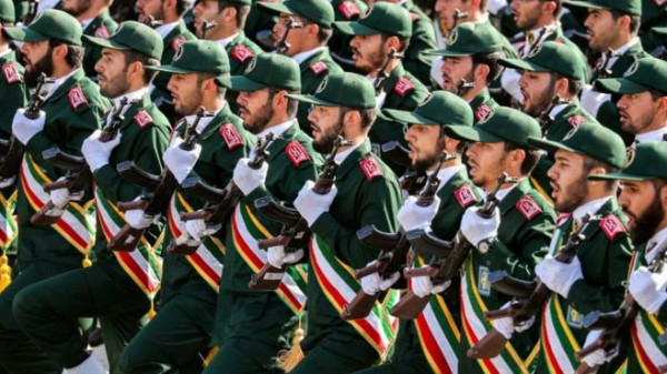 الحرس الثوري الإيراني يهدد باحتجاز ناقلة نفط بريطانية