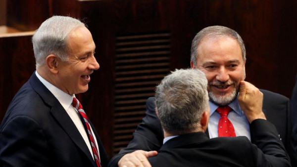 استطلاع إسرائيلي: لا يمكن تشكيل حكومة يمينية بدون ليبرمان