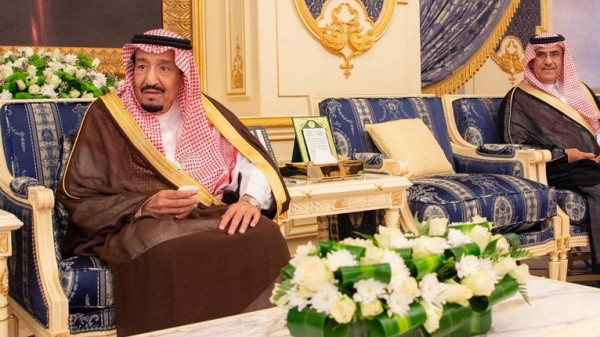 الملك سلمان يعطي توجيهات للصحفيين السعوديين