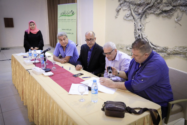 مركز تطوير يوقع اتفاقيات المنح ضمن مشروع غزة الطارئ