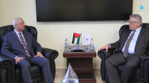 غنيم يستقبل القنصل المصري العام لدى دولة فلسطين