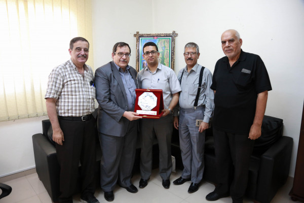 جامعة الأزهر تهنئ المنسق العام للمكتب الوطني لإعادة إعمار غزة بمنصبة الجديد