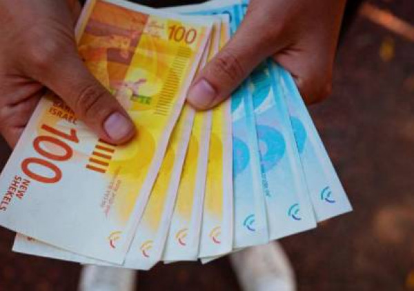 كيف جاءت أسعار العملات اليوم الجمعة؟