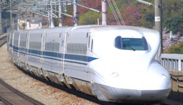 في اليابان.. تشغيل قطار رصاصة فائق السرعة ببطارية كهربائية