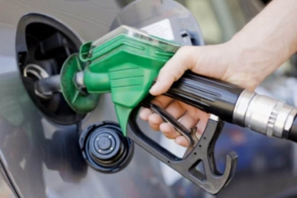 دولة عربية نفطية ترفع أسعار البنزين