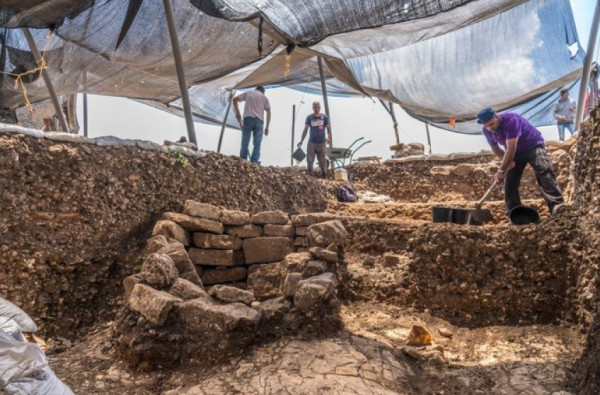 اكتشاف موقع أثري عمره 9000 عام قرب القدس