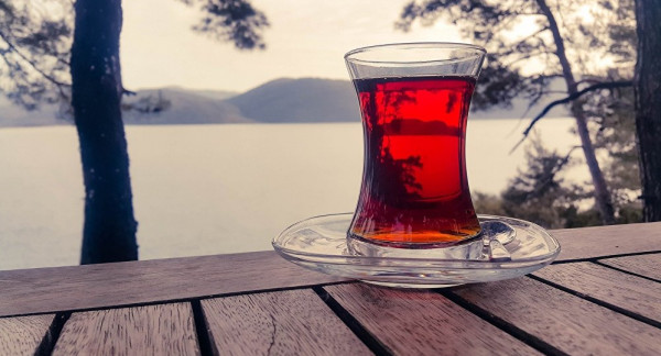 وزارة عربية تمنع المشروبات الساخنة بمكاتبها