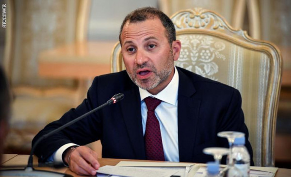 شاهد: وزير لبناني ينسحب من مؤتمر أمريكي بعد بدء كلمة نظيره الإسرائيلي