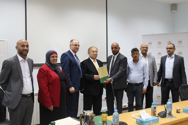 المواصفات والمقاييس تحتفل بتسليم خمس مصانع فلسطينية شهادات جوده فلسطينية