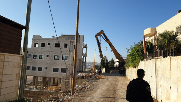 شاهد: الاحتلال يهدم 16 بناية سكنية بقرية وادي الحمص بالقدس