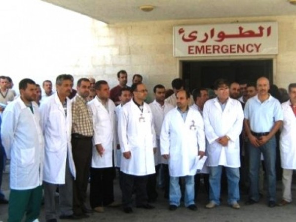 نقيب الأطباء: مواصلون في فعاليات الإضراب ولا نأخذ بالوعودات