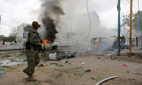 مقتل 17 شخصا بتفجير قنبلة في مقديشو