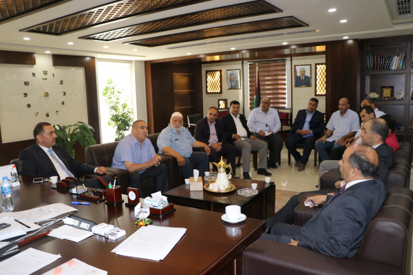 وزير الزراعة يلتقي رئيس غرفة تجارة وصناعة رام الله وعدداً من التجار