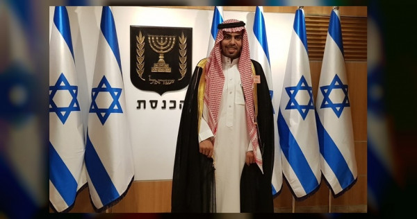 شاهد: نجل نتنياهو ينشر صورته مع المُدون السعودي والأخير يصفه بـ"أعز الأصدقاء"