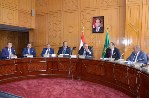 محافظ الاسماعيلية ورئيس معهد الاذاعة والتليفزيون يوقعان بروتوكولا للتعاون المشترك