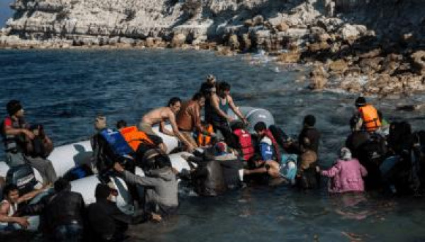 تركيا.. ضبط 83 مهاجرًا أفغانياً أثناء محاولتهم التسلل لليونان