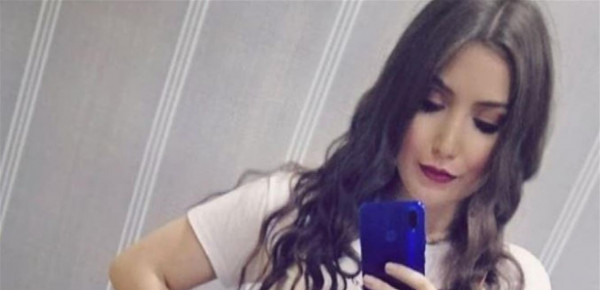هذه الحسناء ابنة نجمة سورية شهيرة