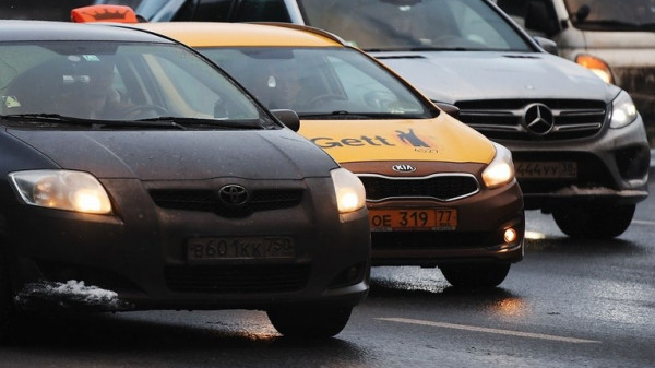 النقل الروسية تنوي حظر استخدام السيارات القديمة