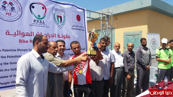المتسابقان "طنطيش والأسطل" يتوجان بلقب بطولة الدراجات الهوائية لفئتي الناشئين والشباب بغزة