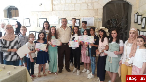 افتتاح معرض "لوحات الفنان الصغير" في طولكرم