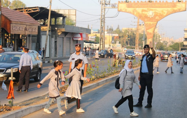 صور: "المرور" تُؤمن دخول الطلبة للمدارس