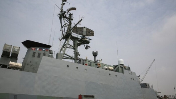 إيران تُرسل بارجة حربية لحماية الملاحة البحرية في خليج عدن