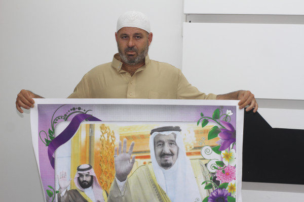 شاهد: حاج فلسطيني يروي لـ"دنيا الوطن" تفاصيل حادثة أشعلت الإنترنت