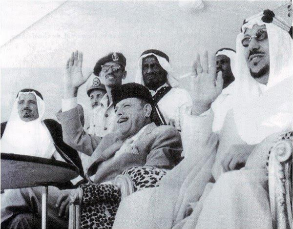 صور تاريخية للملك سعود خلال استقباله الرئيس الباكستاني ميرزا قبل 60 عاماً