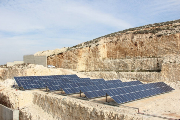 مركز بحوث الطاقة في جامعة النجاح الوطنية يفوز بجائزة (ENERGY GLOBE)