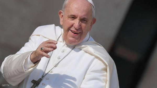 بابا الفاتيكان يتعرض لـ"موقف محرج".. ورجال الإطفاء يتدخلون