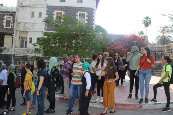 العشرات في جولة لجمعية الدفاع عن حقوق المهجرين في طبريا