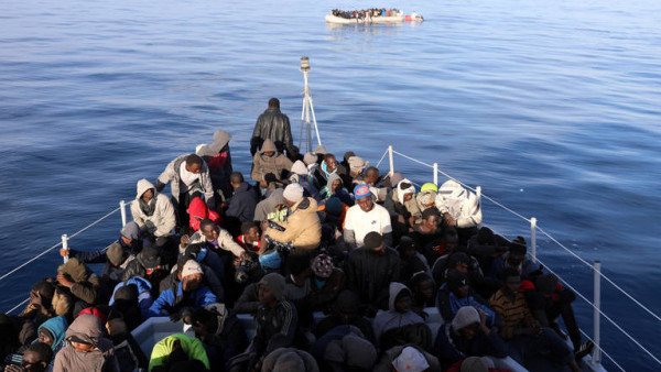 البحرية الليبية: إنقاذ 108 مهاجرين غير شرعيين بينهم أطفال ونساء