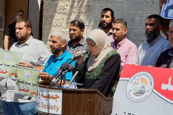 وقفة تضامنية مع الأسير الصحفي بسام السايح في غزة