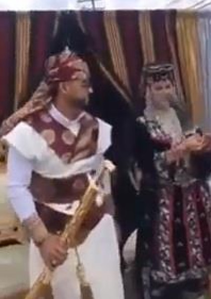 شاب يمني يتزوج من أمريكية في ولاية ميشيغان بتقاليد الزفاف اليمنية