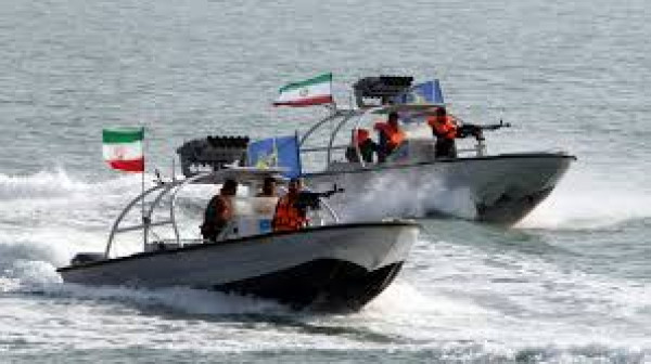 البحرية الإيرانية تحتجز سفينة جديدة بمياه الخليج